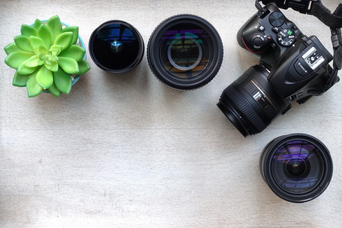 What lens is best for hiking? - ShutterHow