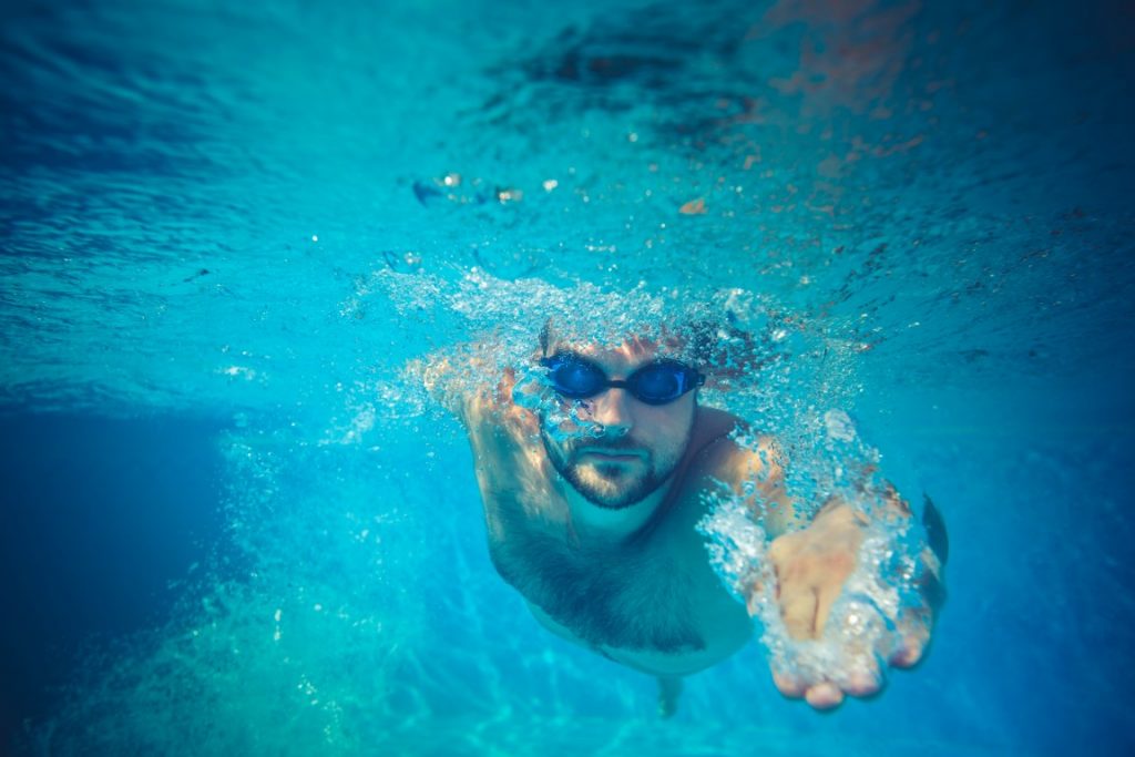 How Do You Look Good in Underwater Pictures? (Simple and easy tips)
