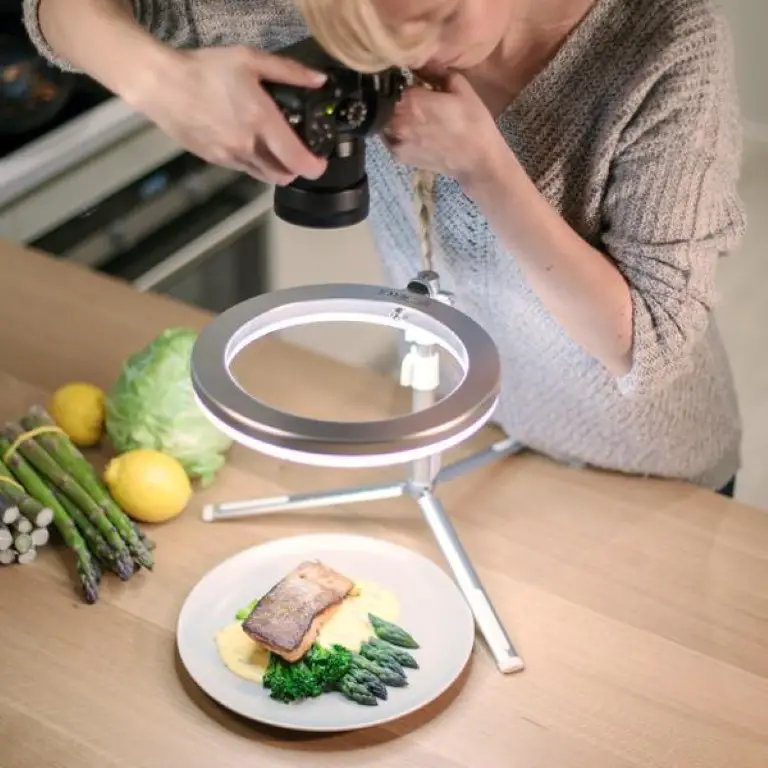 Using a ring light for food photography