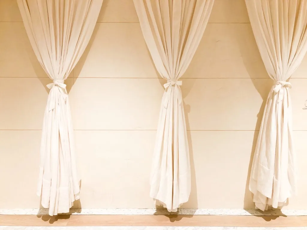 A creative curtain backdrop for clothing photography