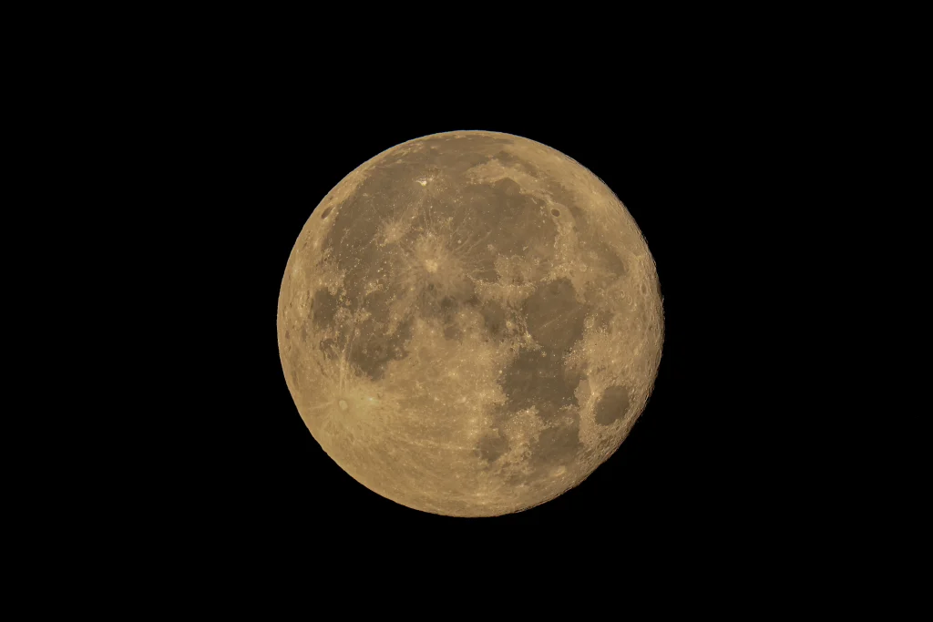 A shot of full moon taken by adjusting the focal length