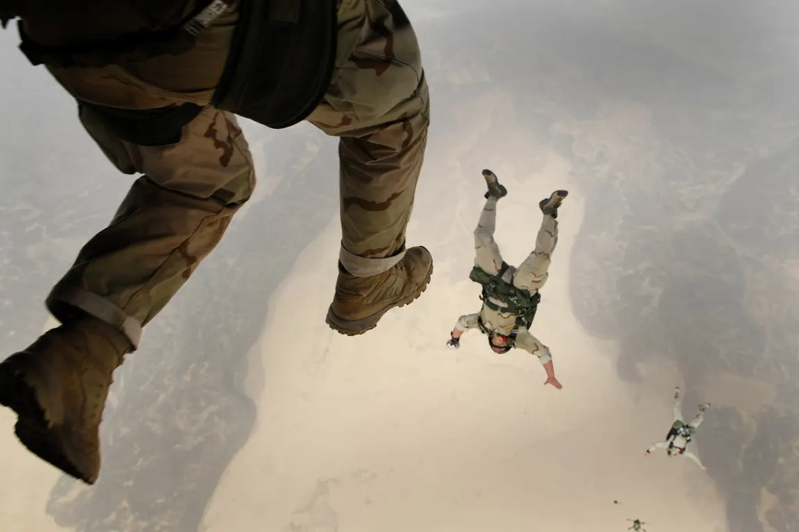 Men doing a Skydive