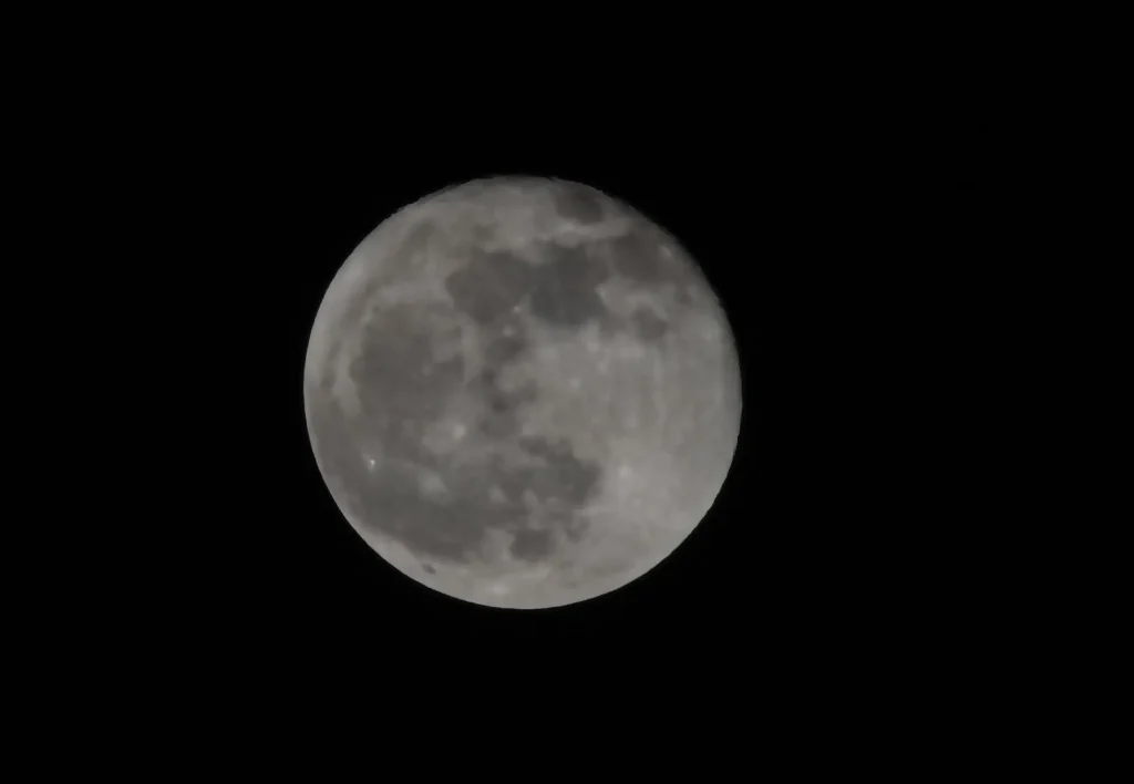 Moon photography using 2X Barlow lens